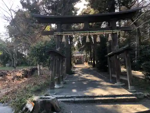 三ケ尻八幡神社の鳥居