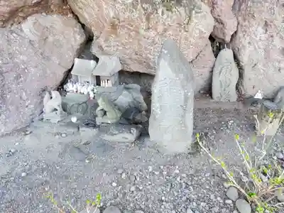 岩神稲荷神社の末社・摂社