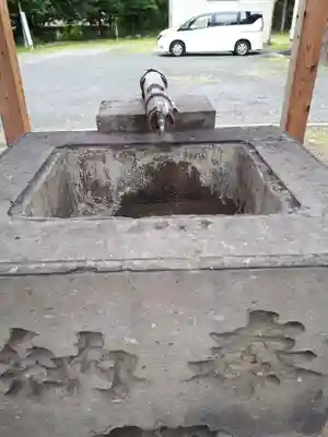 石山神社の手水舎