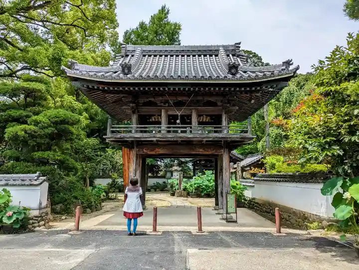 随応院(不遠寺隨應院)の山門・神門