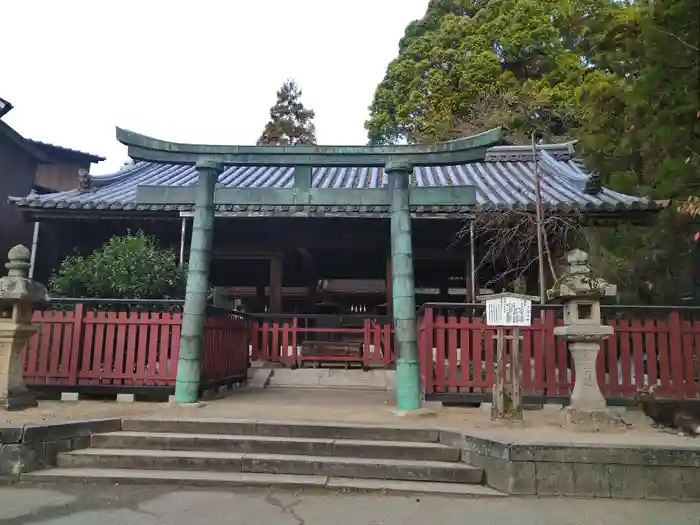 三翁神社の本殿