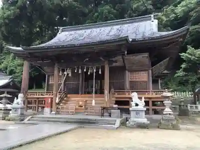 小国両神社の本殿