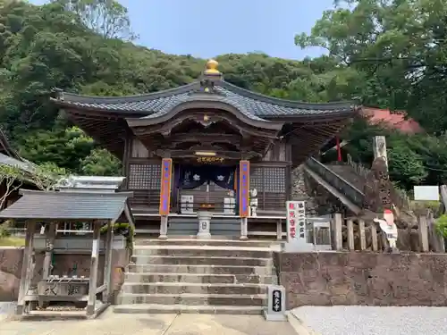 龍光寺の本殿