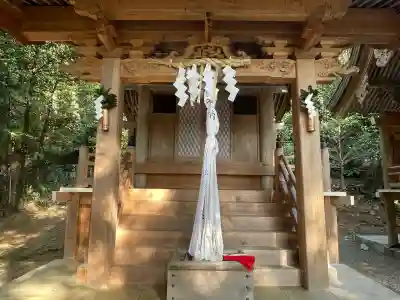 安吉神社の{uncategorized: "未分類", other: "その他", undefined: "問題あり", building: "その他建物", grave: "お墓", sacred_gate: "鳥居", guardian: "狛犬", statue: "像", buddha: "仏像", history: "歴史", nature: "自然", garden: "庭園", animal: "動物", pagoda: "塔", temizu: "手水舎", mountain_gate: "山門・神門", sanctuary: "本殿・本堂", subordinate: "末社・摂社", art: "芸術", scenery: "景色", jizo: "地蔵", ema: "絵馬", goshuin: "御朱印", omikuji: "おみくじ", items: "授与品その他", amulet: "お守り", goshuincho: "御朱印帳", eats: "食事", festival: "お祭り", votive_dance: "神楽", shichigosan: "七五三参", wedding: "結婚式", experience: "体験その他", initially: "初詣", around: "周辺", anti_infection: "感染症対策"}