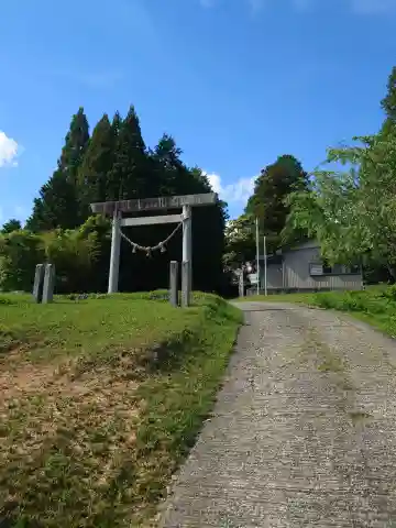 日月社の{uncategorized: "未分類", other: "その他", undefined: "問題あり", building: "その他建物", grave: "お墓", sacred_gate: "鳥居", guardian: "狛犬", statue: "像", buddha: "仏像", history: "歴史", nature: "自然", garden: "庭園", animal: "動物", pagoda: "塔", temizu: "手水舎", mountain_gate: "山門・神門", sanctuary: "本殿・本堂", subordinate: "末社・摂社", art: "芸術", scenery: "景色", jizo: "地蔵", ema: "絵馬", goshuin: "御朱印", omikuji: "おみくじ", items: "授与品その他", amulet: "お守り", goshuincho: "御朱印帳", eats: "食事", festival: "お祭り", votive_dance: "神楽", shichigosan: "七五三参", wedding: "結婚式", experience: "体験その他", initially: "初詣", around: "周辺", anti_infection: "感染症対策"}