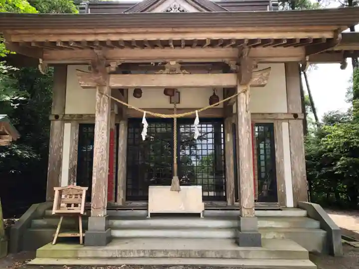 母智丘神社の本殿・本堂