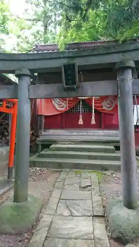 栗川稲荷神社の鳥居