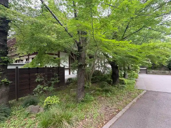 増上寺の{uncategorized: "未分類", other: "その他", undefined: "問題あり", building: "その他建物", grave: "お墓", sacred_gate: "鳥居", guardian: "狛犬", statue: "像", buddha: "仏像", history: "歴史", nature: "自然", garden: "庭園", animal: "動物", pagoda: "塔", temizu: "手水舎", mountain_gate: "山門・神門", sanctuary: "本殿・本堂", subordinate: "末社・摂社", art: "芸術", scenery: "景色", jizo: "地蔵", ema: "絵馬", goshuin: "御朱印", omikuji: "おみくじ", items: "授与品その他", amulet: "お守り", goshuincho: "御朱印帳", eats: "食事", festival: "お祭り", votive_dance: "神楽", shichigosan: "七五三参", wedding: "結婚式", experience: "体験その他", initially: "初詣", around: "周辺", anti_infection: "感染症対策"}