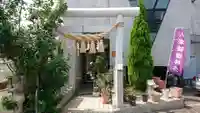 八津御嶽神社の鳥居