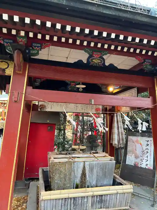 冠稲荷神社の手水舎