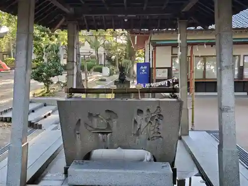 御建神社の手水舎