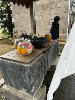 素鵞神社の{uncategorized: "未分類", other: "その他", undefined: "問題あり", building: "その他建物", grave: "お墓", sacred_gate: "鳥居", guardian: "狛犬", statue: "像", buddha: "仏像", history: "歴史", nature: "自然", garden: "庭園", animal: "動物", pagoda: "塔", temizu: "手水舎", mountain_gate: "山門・神門", sanctuary: "本殿・本堂", subordinate: "末社・摂社", art: "芸術", scenery: "景色", jizo: "地蔵", ema: "絵馬", goshuin: "御朱印", omikuji: "おみくじ", items: "授与品その他", amulet: "お守り", goshuincho: "御朱印帳", eats: "食事", festival: "お祭り", votive_dance: "神楽", shichigosan: "七五三参", wedding: "結婚式", experience: "体験その他", initially: "初詣", around: "周辺", anti_infection: "感染症対策"}