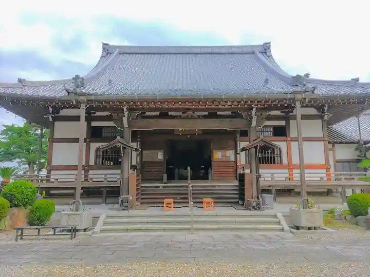 宝生寺の本殿・本堂