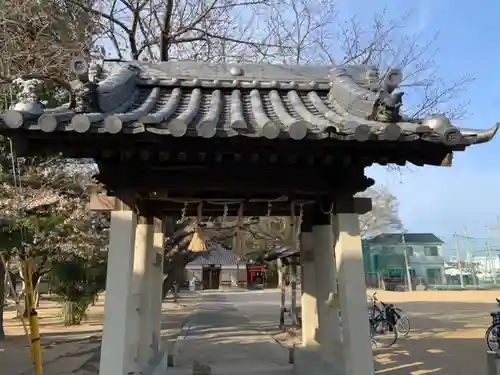 宗賢神社の山門