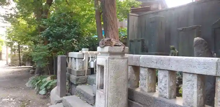 小野照崎神社の動物