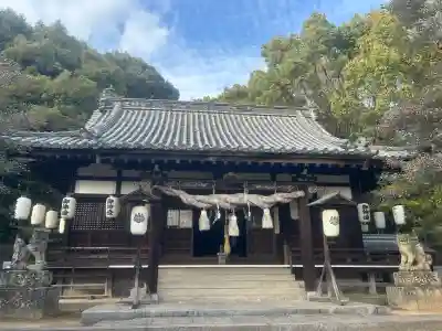 亀森八幡神社の{uncategorized: "未分類", other: "その他", undefined: "問題あり", building: "その他建物", grave: "お墓", sacred_gate: "鳥居", guardian: "狛犬", statue: "像", buddha: "仏像", history: "歴史", nature: "自然", garden: "庭園", animal: "動物", pagoda: "塔", temizu: "手水舎", mountain_gate: "山門・神門", sanctuary: "本殿・本堂", subordinate: "末社・摂社", art: "芸術", scenery: "景色", jizo: "地蔵", ema: "絵馬", goshuin: "御朱印", omikuji: "おみくじ", items: "授与品その他", amulet: "お守り", goshuincho: "御朱印帳", eats: "食事", festival: "お祭り", votive_dance: "神楽", shichigosan: "七五三参", wedding: "結婚式", experience: "体験その他", initially: "初詣", around: "周辺", anti_infection: "感染症対策"}