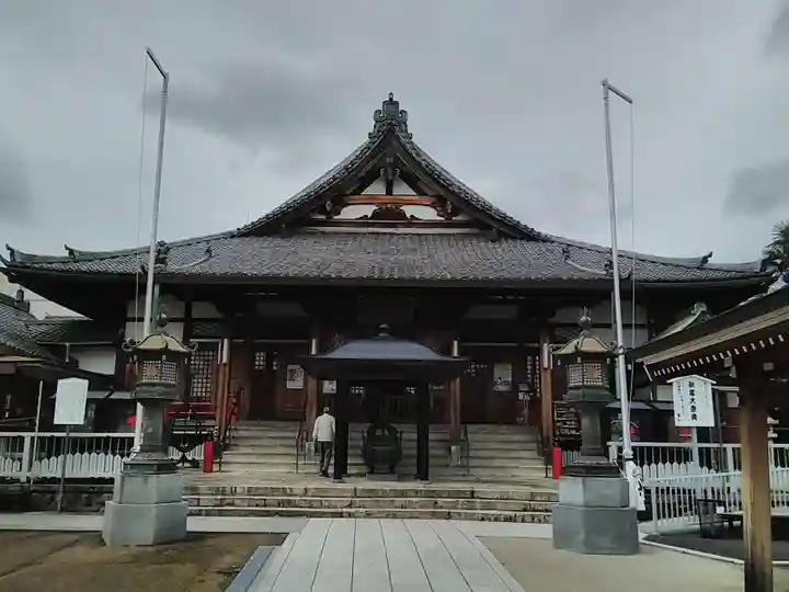 秋葉山圓通寺の本殿・本堂