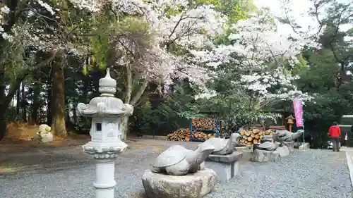 亀岡八幡宮の狛犬