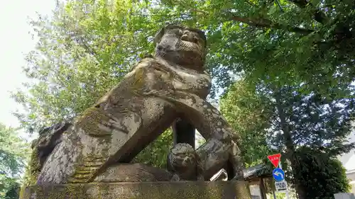 尉殿神社の狛犬