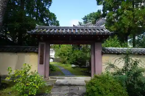 西大寺の山門・神門