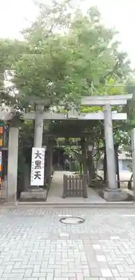 千住本氷川神社の鳥居