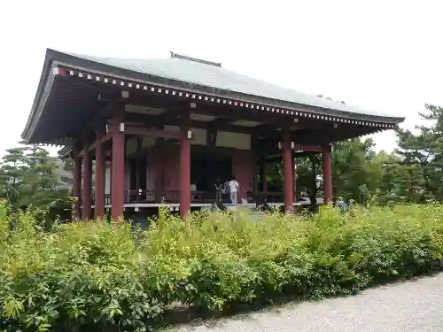 中宮寺の本殿