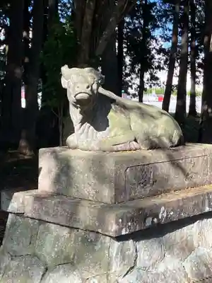 鳴海杻神社の像