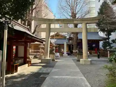 日本橋日枝神社の{uncategorized: "未分類", other: "その他", undefined: "問題あり", building: "その他建物", grave: "お墓", sacred_gate: "鳥居", guardian: "狛犬", statue: "像", buddha: "仏像", history: "歴史", nature: "自然", garden: "庭園", animal: "動物", pagoda: "塔", temizu: "手水舎", mountain_gate: "山門・神門", sanctuary: "本殿・本堂", subordinate: "末社・摂社", art: "芸術", scenery: "景色", jizo: "地蔵", ema: "絵馬", goshuin: "御朱印", omikuji: "おみくじ", items: "授与品その他", amulet: "お守り", goshuincho: "御朱印帳", eats: "食事", festival: "お祭り", votive_dance: "神楽", shichigosan: "七五三参", wedding: "結婚式", experience: "体験その他", initially: "初詣", around: "周辺", anti_infection: "感染症対策"}