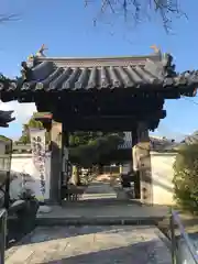 多聞寺の山門