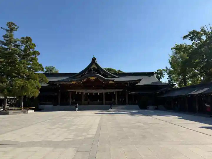 寒川神社の{uncategorized: "未分類", other: "その他", undefined: "問題あり", building: "その他建物", grave: "お墓", sacred_gate: "鳥居", guardian: "狛犬", statue: "像", buddha: "仏像", history: "歴史", nature: "自然", garden: "庭園", animal: "動物", pagoda: "塔", temizu: "手水舎", mountain_gate: "山門・神門", sanctuary: "本殿・本堂", subordinate: "末社・摂社", art: "芸術", scenery: "景色", jizo: "地蔵", ema: "絵馬", goshuin: "御朱印", omikuji: "おみくじ", items: "授与品その他", amulet: "お守り", goshuincho: "御朱印帳", eats: "食事", festival: "お祭り", votive_dance: "神楽", shichigosan: "七五三参", wedding: "結婚式", experience: "体験その他", initially: "初詣", around: "周辺", anti_infection: "感染症対策"}