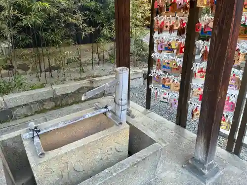 両足院の{uncategorized: "未分類", other: "その他", undefined: "問題あり", building: "その他建物", grave: "お墓", sacred_gate: "鳥居", guardian: "狛犬", statue: "像", buddha: "仏像", history: "歴史", nature: "自然", garden: "庭園", animal: "動物", pagoda: "塔", temizu: "手水舎", mountain_gate: "山門・神門", sanctuary: "本殿・本堂", subordinate: "末社・摂社", art: "芸術", scenery: "景色", jizo: "地蔵", ema: "絵馬", goshuin: "御朱印", omikuji: "おみくじ", items: "授与品その他", amulet: "お守り", goshuincho: "御朱印帳", eats: "食事", festival: "お祭り", votive_dance: "神楽", shichigosan: "七五三参", wedding: "結婚式", experience: "体験その他", initially: "初詣", around: "周辺", anti_infection: "感染症対策"}