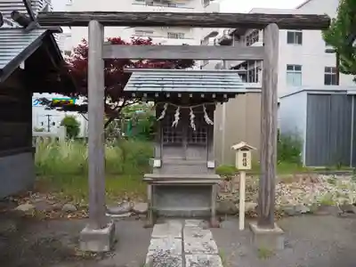 胡録神社の末社・摂社