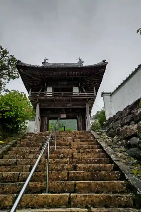 三光寺の山門・神門