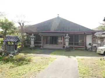 願心寺の本殿・本堂