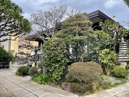 寳蓮寺の{uncategorized: "未分類", other: "その他", undefined: "問題あり", building: "その他建物", grave: "お墓", sacred_gate: "鳥居", guardian: "狛犬", statue: "像", buddha: "仏像", history: "歴史", nature: "自然", garden: "庭園", animal: "動物", pagoda: "塔", temizu: "手水舎", mountain_gate: "山門・神門", sanctuary: "本殿・本堂", subordinate: "末社・摂社", art: "芸術", scenery: "景色", jizo: "地蔵", ema: "絵馬", goshuin: "御朱印", omikuji: "おみくじ", items: "授与品その他", amulet: "お守り", goshuincho: "御朱印帳", eats: "食事", festival: "お祭り", votive_dance: "神楽", shichigosan: "七五三参", wedding: "結婚式", experience: "体験その他", initially: "初詣", around: "周辺", anti_infection: "感染症対策"}