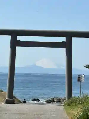 洲崎神社の{uncategorized: "未分類", other: "その他", undefined: "問題あり", building: "その他建物", grave: "お墓", sacred_gate: "鳥居", guardian: "狛犬", statue: "像", buddha: "仏像", history: "歴史", nature: "自然", garden: "庭園", animal: "動物", pagoda: "塔", temizu: "手水舎", mountain_gate: "山門・神門", sanctuary: "本殿・本堂", subordinate: "末社・摂社", art: "芸術", scenery: "景色", jizo: "地蔵", ema: "絵馬", goshuin: "御朱印", omikuji: "おみくじ", items: "授与品その他", amulet: "お守り", goshuincho: "御朱印帳", eats: "食事", festival: "お祭り", votive_dance: "神楽", shichigosan: "七五三参", wedding: "結婚式", experience: "体験その他", initially: "初詣", around: "周辺", anti_infection: "感染症対策"}