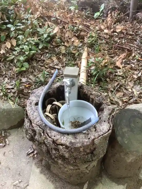 月之宮社の手水舎