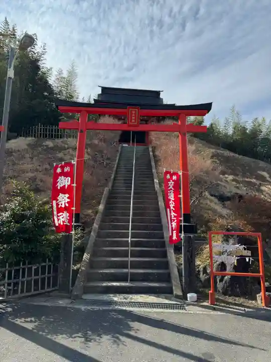 琴平神社の{uncategorized: "未分類", other: "その他", undefined: "問題あり", building: "その他建物", grave: "お墓", sacred_gate: "鳥居", guardian: "狛犬", statue: "像", buddha: "仏像", history: "歴史", nature: "自然", garden: "庭園", animal: "動物", pagoda: "塔", temizu: "手水舎", mountain_gate: "山門・神門", sanctuary: "本殿・本堂", subordinate: "末社・摂社", art: "芸術", scenery: "景色", jizo: "地蔵", ema: "絵馬", goshuin: "御朱印", omikuji: "おみくじ", items: "授与品その他", amulet: "お守り", goshuincho: "御朱印帳", eats: "食事", festival: "お祭り", votive_dance: "神楽", shichigosan: "七五三参", wedding: "結婚式", experience: "体験その他", initially: "初詣", around: "周辺", anti_infection: "感染症対策"}