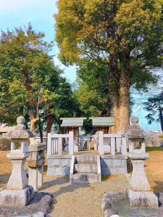 神明社(小山鹿取)の末社・摂社