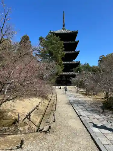 仁和寺の{uncategorized: "未分類", other: "その他", undefined: "問題あり", building: "その他建物", grave: "お墓", sacred_gate: "鳥居", guardian: "狛犬", statue: "像", buddha: "仏像", history: "歴史", nature: "自然", garden: "庭園", animal: "動物", pagoda: "塔", temizu: "手水舎", mountain_gate: "山門・神門", sanctuary: "本殿・本堂", subordinate: "末社・摂社", art: "芸術", scenery: "景色", jizo: "地蔵", ema: "絵馬", goshuin: "御朱印", omikuji: "おみくじ", items: "授与品その他", amulet: "お守り", goshuincho: "御朱印帳", eats: "食事", festival: "お祭り", votive_dance: "神楽", shichigosan: "七五三参", wedding: "結婚式", experience: "体験その他", initially: "初詣", around: "周辺", anti_infection: "感染症対策"}