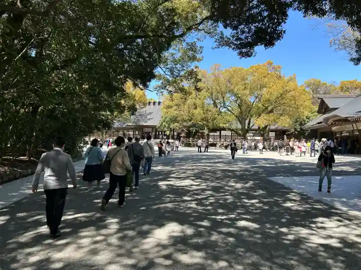 熱田神宮の{uncategorized: "未分類", other: "その他", undefined: "問題あり", building: "その他建物", grave: "お墓", sacred_gate: "鳥居", guardian: "狛犬", statue: "像", buddha: "仏像", history: "歴史", nature: "自然", garden: "庭園", animal: "動物", pagoda: "塔", temizu: "手水舎", mountain_gate: "山門・神門", sanctuary: "本殿・本堂", subordinate: "末社・摂社", art: "芸術", scenery: "景色", jizo: "地蔵", ema: "絵馬", goshuin: "御朱印", omikuji: "おみくじ", items: "授与品その他", amulet: "お守り", goshuincho: "御朱印帳", eats: "食事", festival: "お祭り", votive_dance: "神楽", shichigosan: "七五三参", wedding: "結婚式", experience: "体験その他", initially: "初詣", around: "周辺", anti_infection: "感染症対策"}