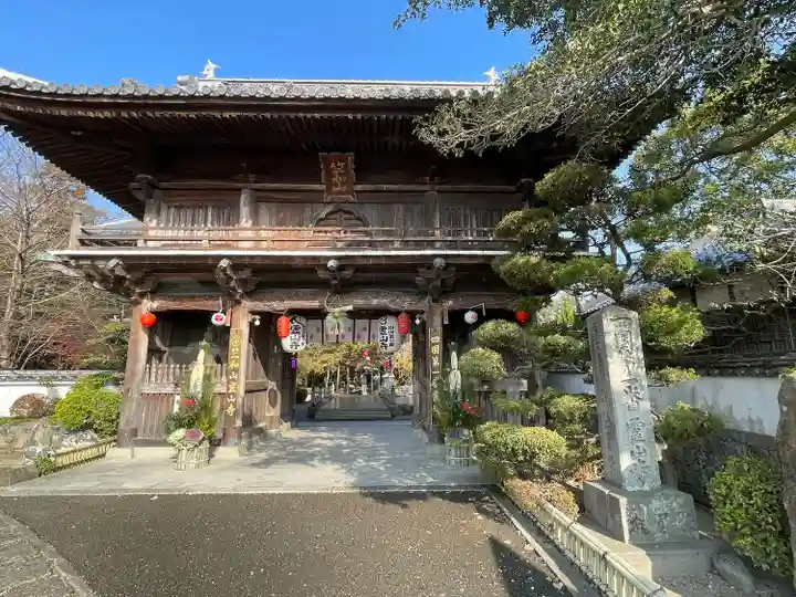 霊山寺の山門・神門