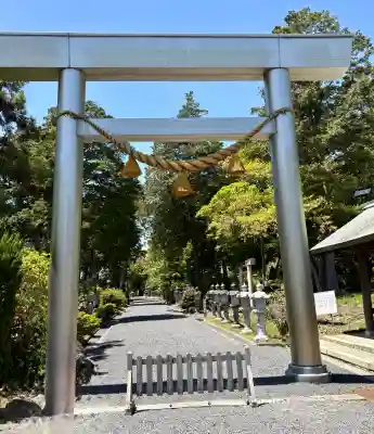 伊奈冨神社の{uncategorized: "未分類", other: "その他", undefined: "問題あり", building: "その他建物", grave: "お墓", sacred_gate: "鳥居", guardian: "狛犬", statue: "像", buddha: "仏像", history: "歴史", nature: "自然", garden: "庭園", animal: "動物", pagoda: "塔", temizu: "手水舎", mountain_gate: "山門・神門", sanctuary: "本殿・本堂", subordinate: "末社・摂社", art: "芸術", scenery: "景色", jizo: "地蔵", ema: "絵馬", goshuin: "御朱印", omikuji: "おみくじ", items: "授与品その他", amulet: "お守り", goshuincho: "御朱印帳", eats: "食事", festival: "お祭り", votive_dance: "神楽", shichigosan: "七五三参", wedding: "結婚式", experience: "体験その他", initially: "初詣", around: "周辺", anti_infection: "感染症対策"}