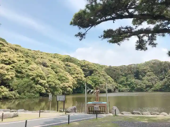 桜ヶ池池宮神社の庭園
