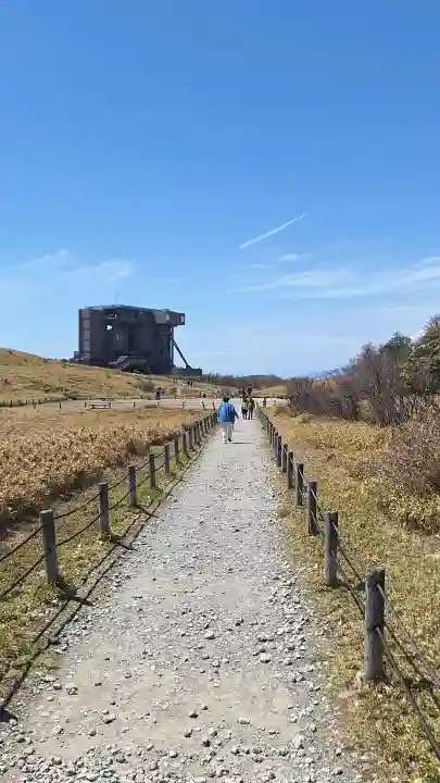 箱根元宮の{uncategorized: "未分類", other: "その他", undefined: "問題あり", building: "その他建物", grave: "お墓", sacred_gate: "鳥居", guardian: "狛犬", statue: "像", buddha: "仏像", history: "歴史", nature: "自然", garden: "庭園", animal: "動物", pagoda: "塔", temizu: "手水舎", mountain_gate: "山門・神門", sanctuary: "本殿・本堂", subordinate: "末社・摂社", art: "芸術", scenery: "景色", jizo: "地蔵", ema: "絵馬", goshuin: "御朱印", omikuji: "おみくじ", items: "授与品その他", amulet: "お守り", goshuincho: "御朱印帳", eats: "食事", festival: "お祭り", votive_dance: "神楽", shichigosan: "七五三参", wedding: "結婚式", experience: "体験その他", initially: "初詣", around: "周辺", anti_infection: "感染症対策"}