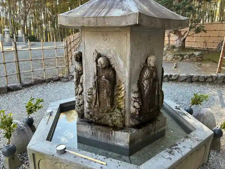 化野念仏寺の{uncategorized: "未分類", other: "その他", undefined: "問題あり", building: "その他建物", grave: "お墓", sacred_gate: "鳥居", guardian: "狛犬", statue: "像", buddha: "仏像", history: "歴史", nature: "自然", garden: "庭園", animal: "動物", pagoda: "塔", temizu: "手水舎", mountain_gate: "山門・神門", sanctuary: "本殿・本堂", subordinate: "末社・摂社", art: "芸術", scenery: "景色", jizo: "地蔵", ema: "絵馬", goshuin: "御朱印", omikuji: "おみくじ", items: "授与品その他", amulet: "お守り", goshuincho: "御朱印帳", eats: "食事", festival: "お祭り", votive_dance: "神楽", shichigosan: "七五三参", wedding: "結婚式", experience: "体験その他", initially: "初詣", around: "周辺", anti_infection: "感染症対策"}