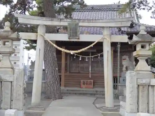 六所神社の本殿