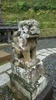 飯野山神社(宮下)の狛犬