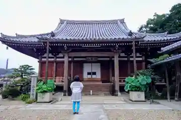 西方寺の本殿・本堂