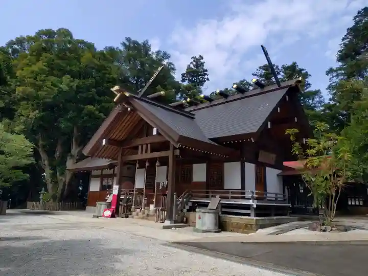 塚崎神明社の{uncategorized: "未分類", other: "その他", undefined: "問題あり", building: "その他建物", grave: "お墓", sacred_gate: "鳥居", guardian: "狛犬", statue: "像", buddha: "仏像", history: "歴史", nature: "自然", garden: "庭園", animal: "動物", pagoda: "塔", temizu: "手水舎", mountain_gate: "山門・神門", sanctuary: "本殿・本堂", subordinate: "末社・摂社", art: "芸術", scenery: "景色", jizo: "地蔵", ema: "絵馬", goshuin: "御朱印", omikuji: "おみくじ", items: "授与品その他", amulet: "お守り", goshuincho: "御朱印帳", eats: "食事", festival: "お祭り", votive_dance: "神楽", shichigosan: "七五三参", wedding: "結婚式", experience: "体験その他", initially: "初詣", around: "周辺", anti_infection: "感染症対策"}